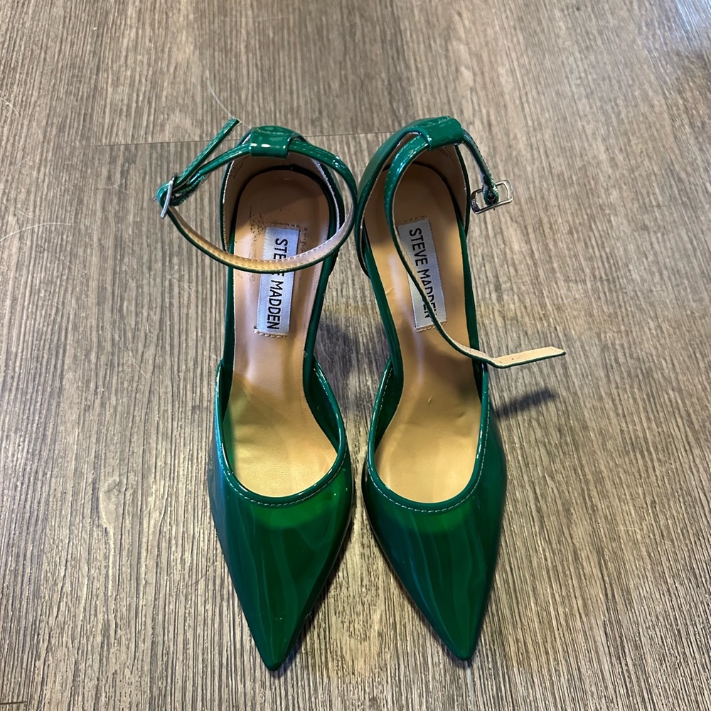 Steve Madden Green Pointed-Toe Heels with Ankle Straps